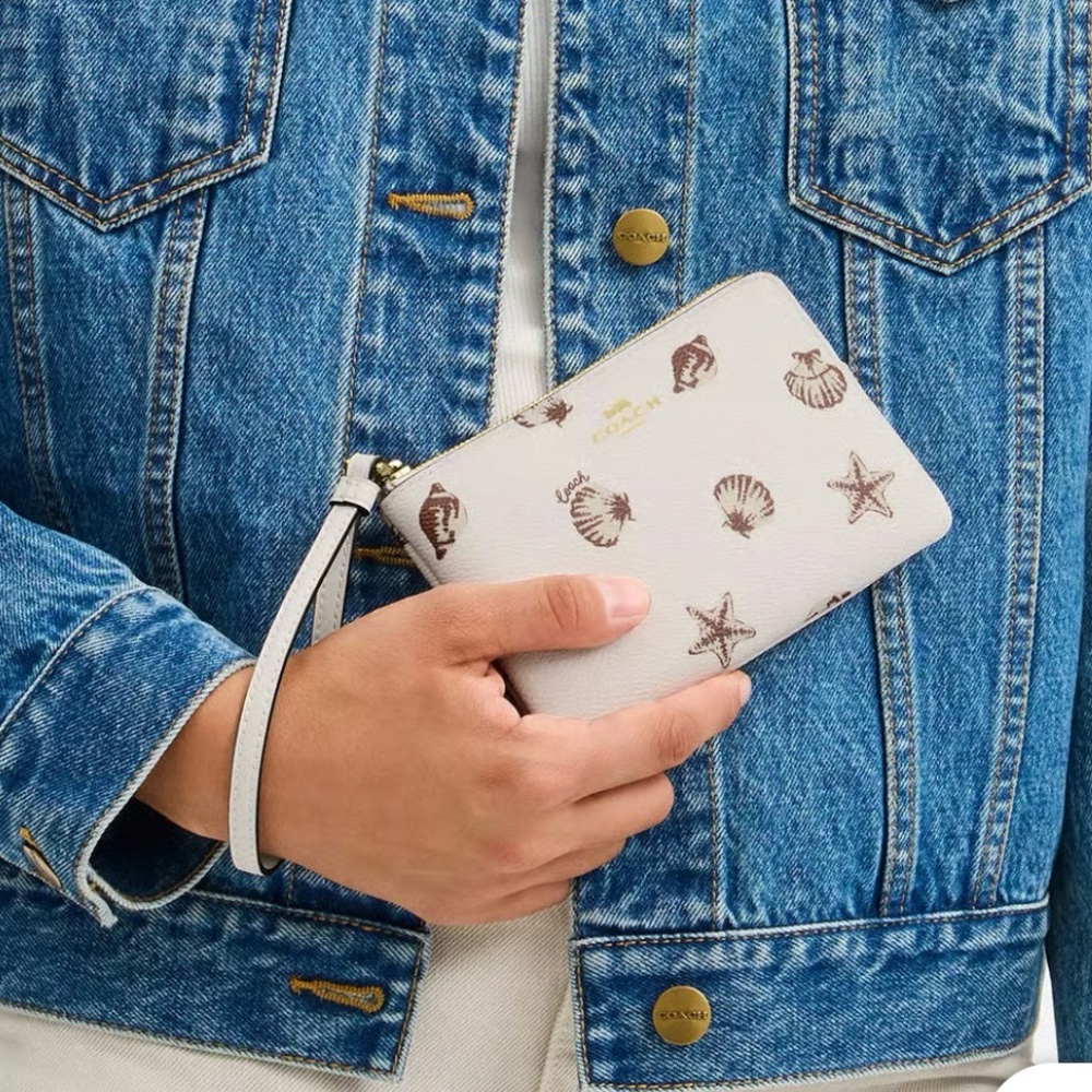 Coach Corner Zip Wristlet with Seashell Print 🐚 - Picture 3 of 7